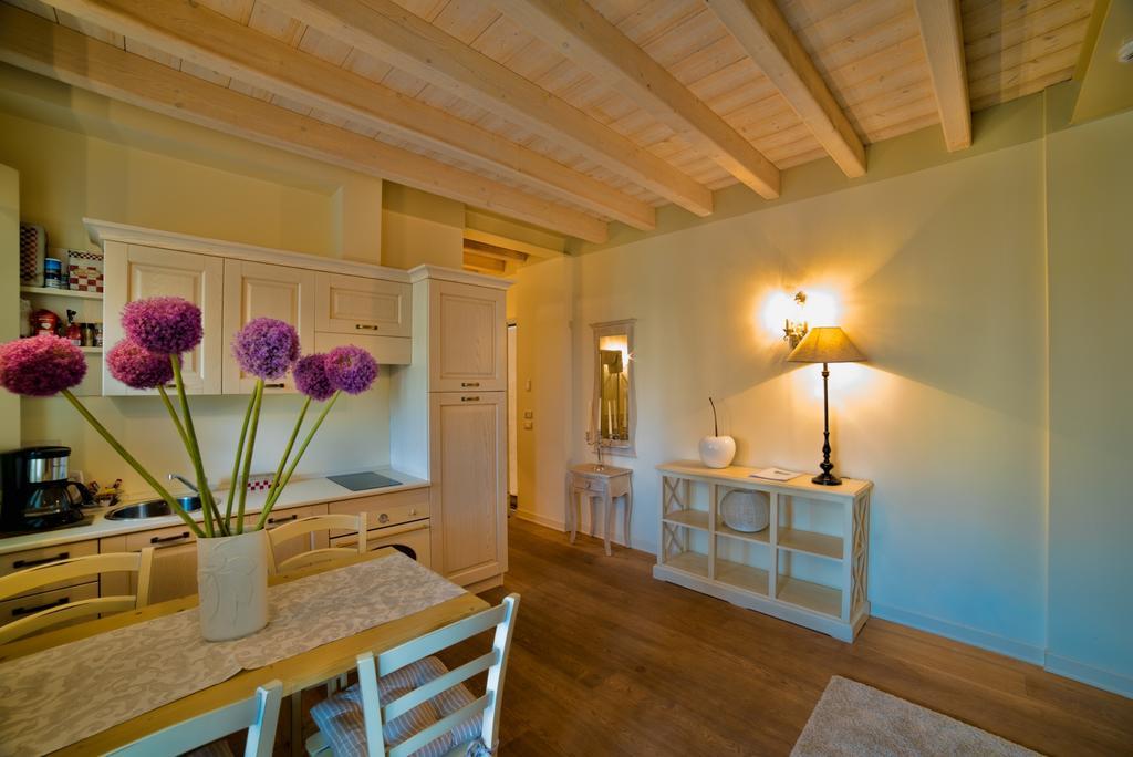 Garda Residence San Vigilio Golf Pozzolengo Zimmer foto