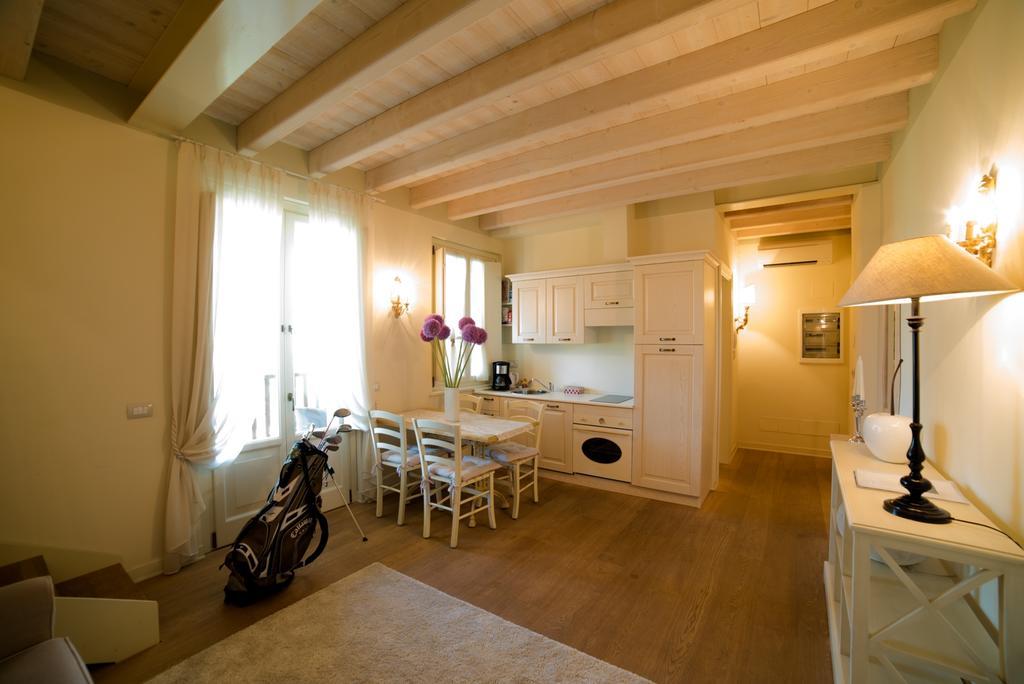 Garda Residence San Vigilio Golf Pozzolengo Zimmer foto